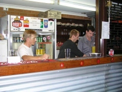 Manning-the-Bar-in-the-Ryan-Club
