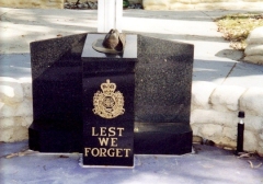 2006-Plinth-with-bronze-slouch-hat